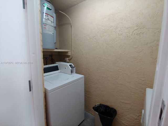 690 W Park Dr 2-204, Miami, FL 33172