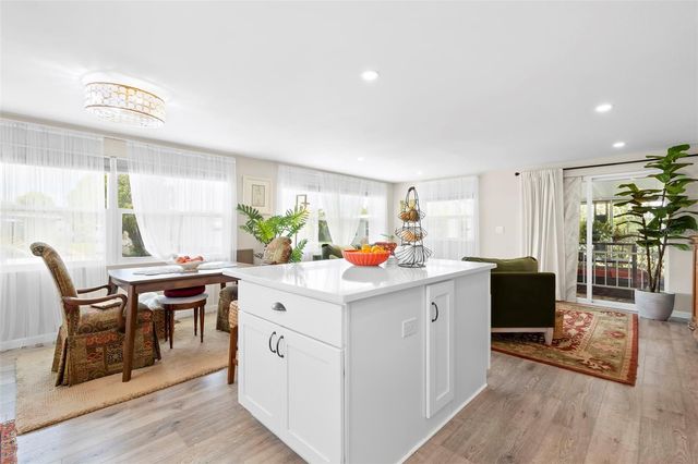 7165 MOUNT GEORGETOWN DRIVE NE 571, St Petersburg, FL 33702
