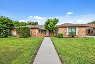 936 Cottonwood Trail, Benbrook, TX 76126