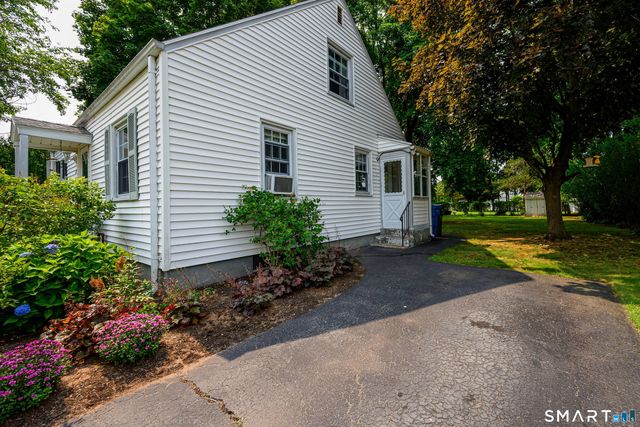 50 Albert Road, Hamden, CT 06514