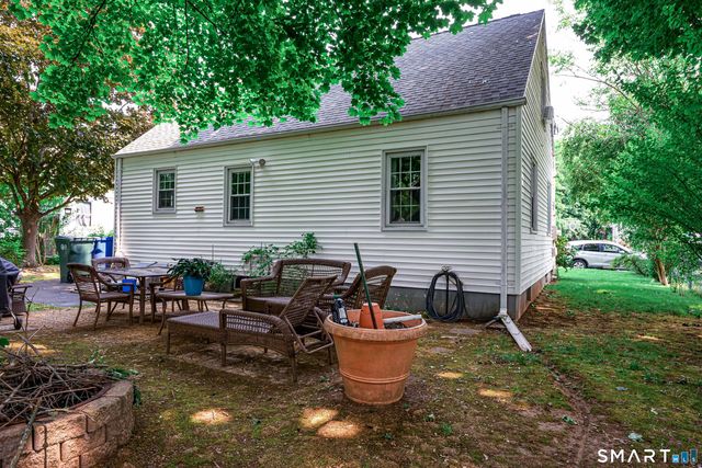 50 Albert Road, Hamden, CT 06514