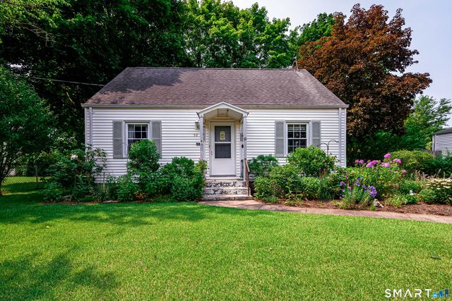 50 Albert Road, Hamden, CT 06514