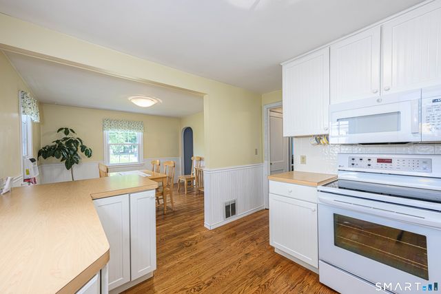 50 Albert Road, Hamden, CT 06514