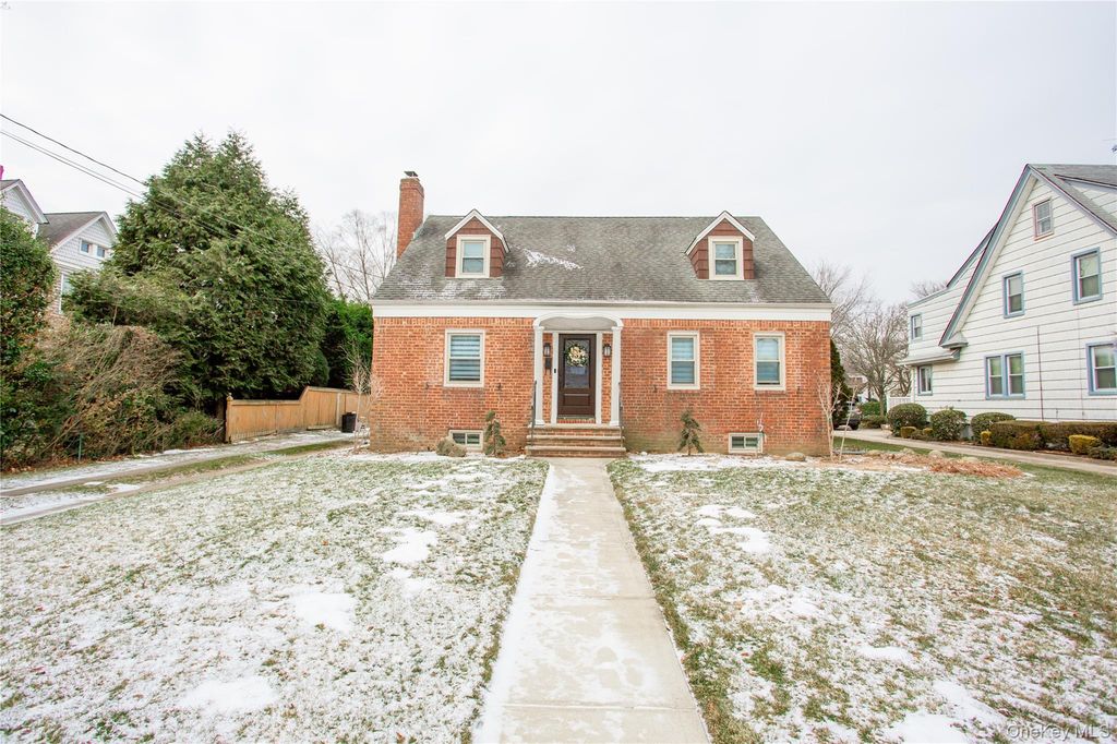 66 Denton Avenue 2nd Floor, East Rockaway, NY 11518