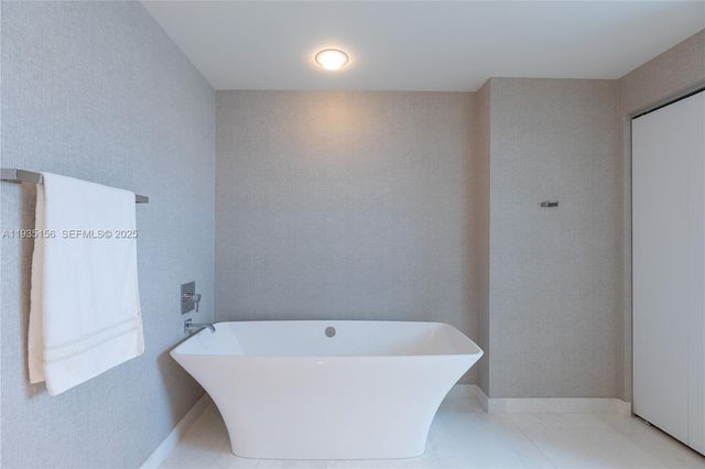17301 Biscayne Boulevard 908, North Miami Beach, FL 33160