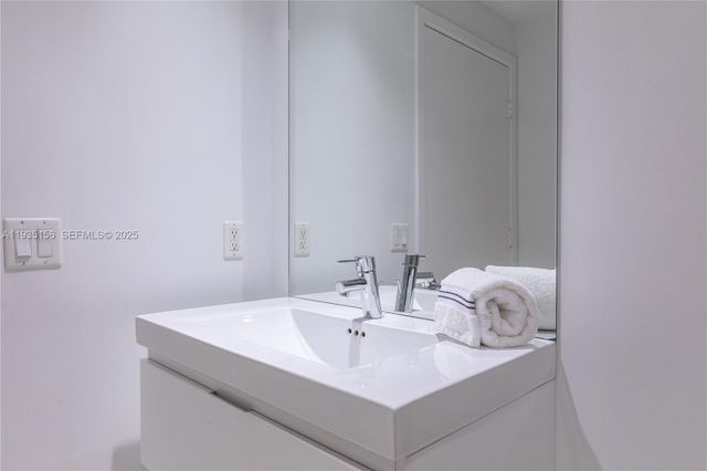 17301 Biscayne Boulevard 908, North Miami Beach, FL 33160