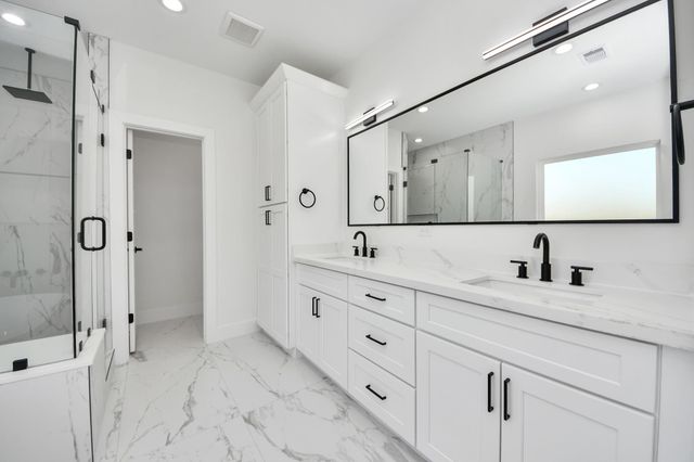 7012 Saint Augustine Street, Houston, TX 77021