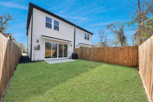 7012 Saint Augustine Street, Houston, TX 77021