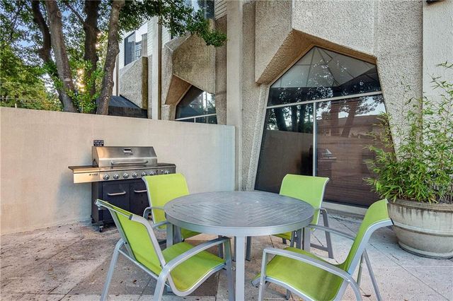 2479 Peachtree Road NE 1716, Atlanta, GA 30305