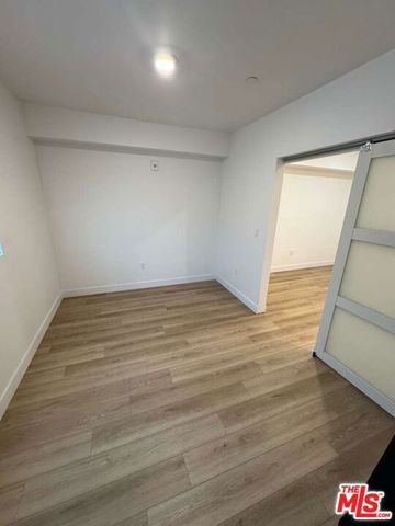 1039 E 28th Street 207, Los Angeles, CA 90011