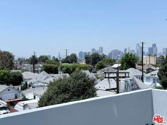 1039 E 28th Street 207, Los Angeles, CA 90011