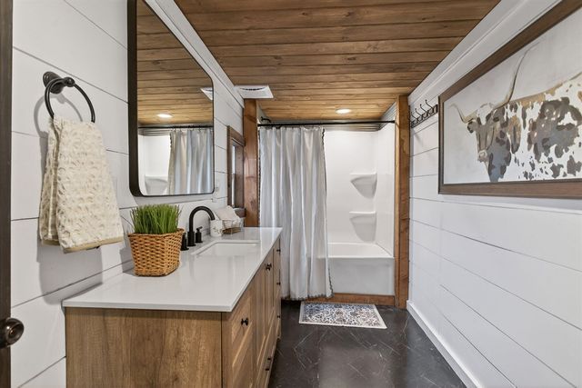 6770 Cement City Road, Brooklyn, MI 49230