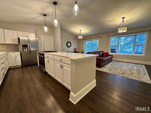 1201 Shanower Drive, Mishawaka, IN 46545