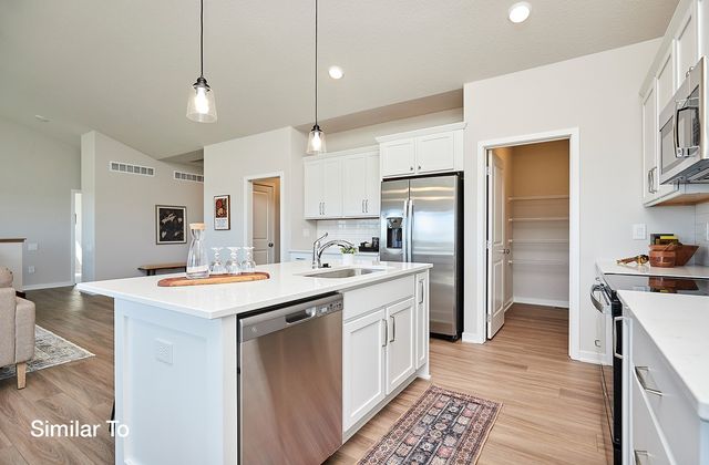 7015 Lincoln Circle, Johnston, IA 50131