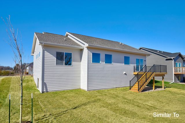 7015 Lincoln Circle, Johnston, IA 50131