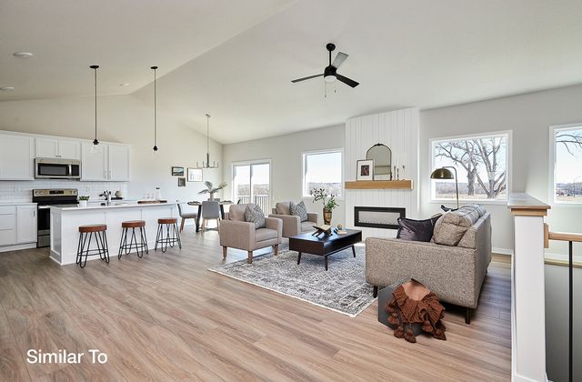 7015 Lincoln Circle, Johnston, IA 50131