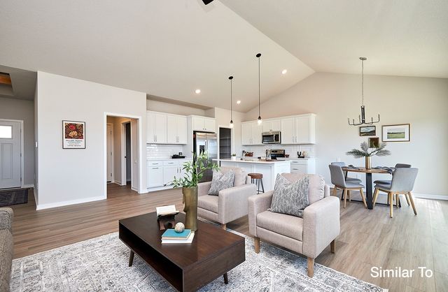 7015 Lincoln Circle, Johnston, IA 50131