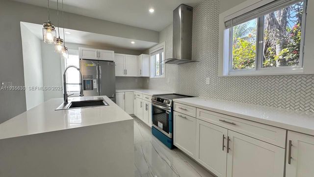 1824 SW 24th St, Miami, FL 33145