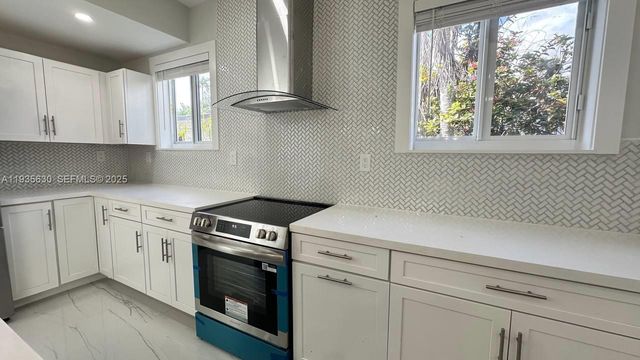 1824 SW 24th St, Miami, FL 33145