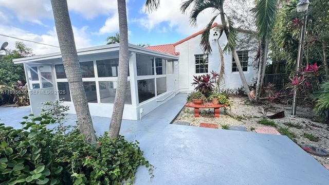 1824 SW 24th St, Miami, FL 33145