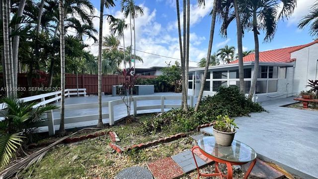 1824 SW 24th St, Miami, FL 33145