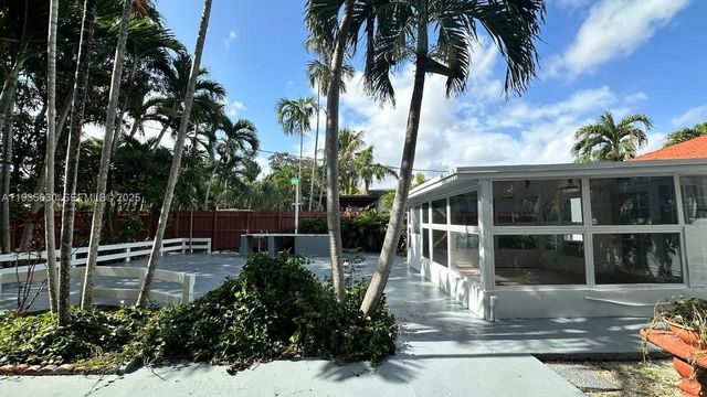 1824 SW 24th St, Miami, FL 33145