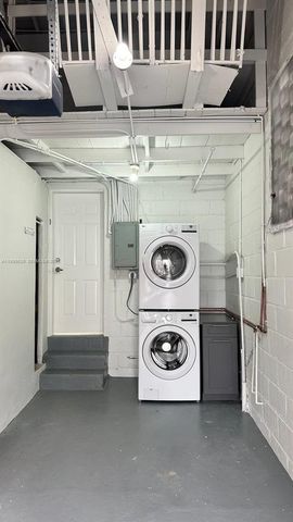 1824 SW 24th St, Miami, FL 33145