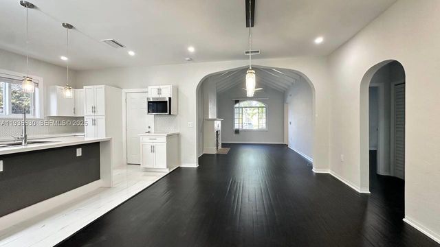 1824 SW 24th St, Miami, FL 33145