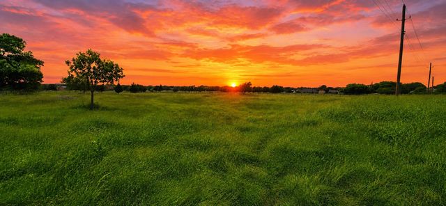 711 Robnett Road, Waxahachie, TX 75165