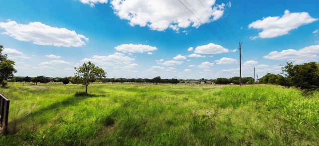 711 Robnett Road, Waxahachie, TX 75165