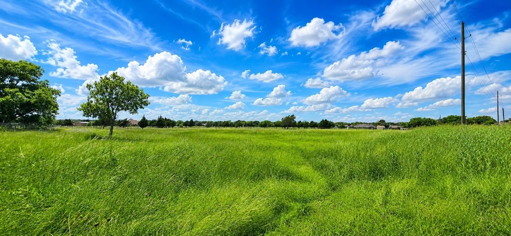 711 Robnett Road, Waxahachie, TX 75165