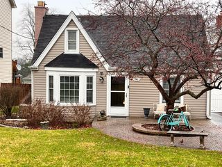 1N261 Stacy Court, Glen Ellyn, IL 60137