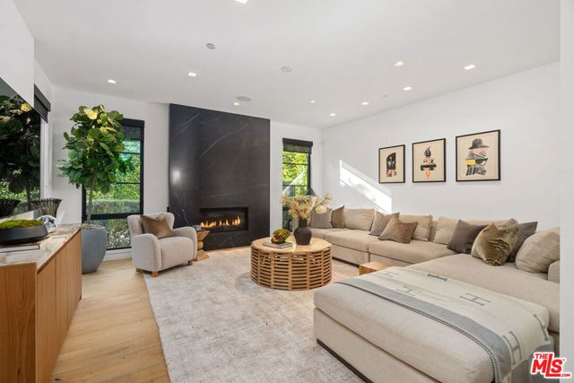 1146 Sierra Alta Way, Los Angeles, CA 90069