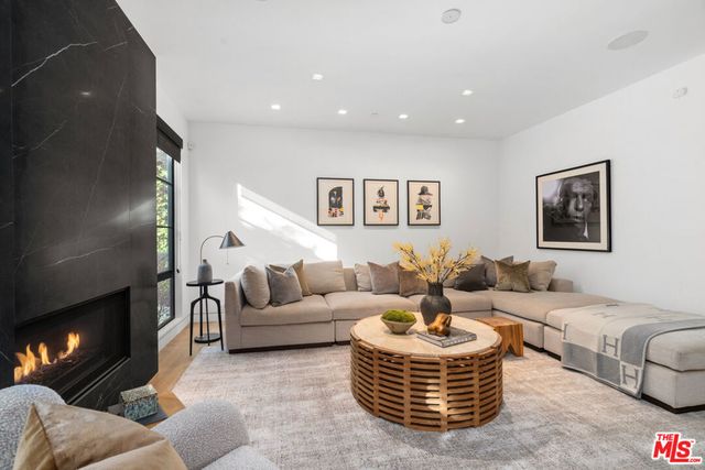 1146 Sierra Alta Way, Los Angeles, CA 90069