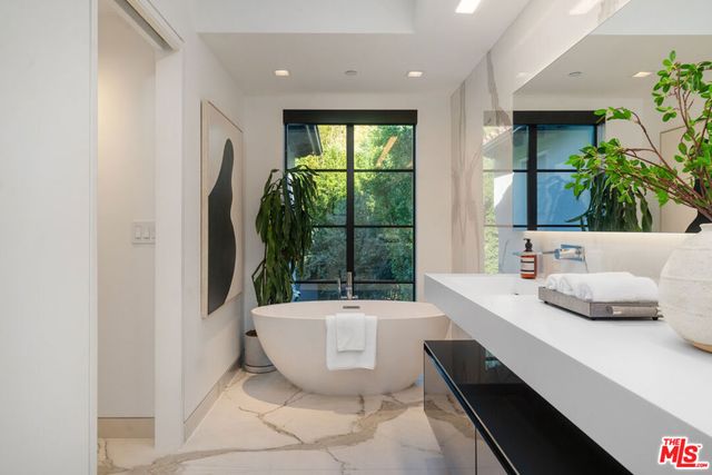 1146 Sierra Alta Way, Los Angeles, CA 90069