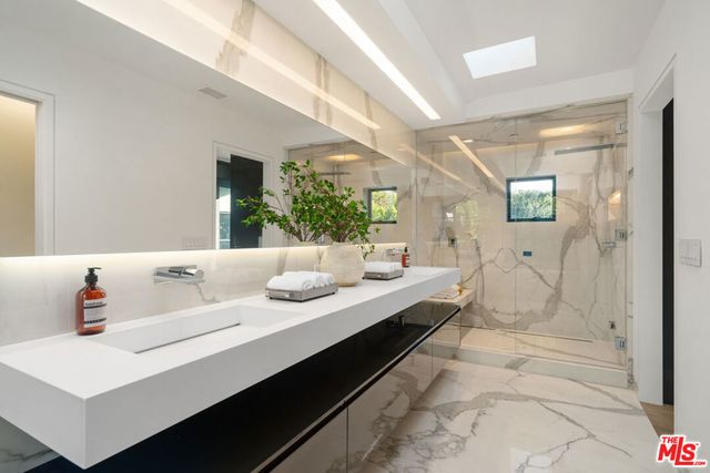 1146 Sierra Alta Way, Los Angeles, CA 90069