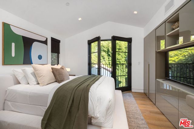 1146 Sierra Alta Way, Los Angeles, CA 90069