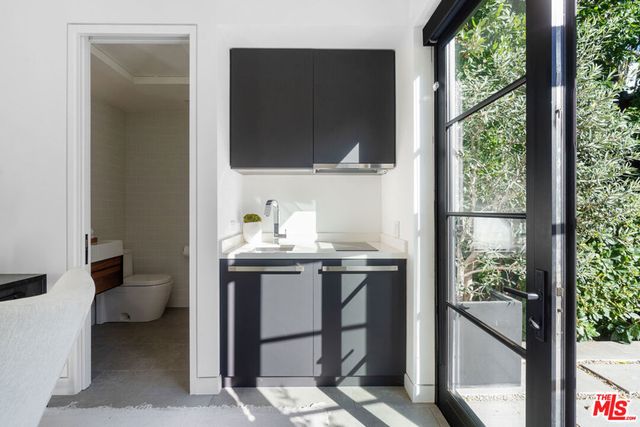 1146 Sierra Alta Way, Los Angeles, CA 90069