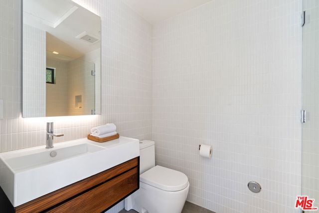 1146 Sierra Alta Way, Los Angeles, CA 90069