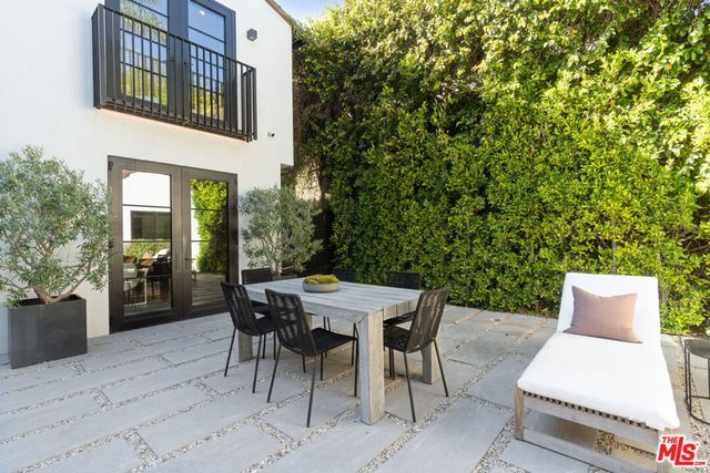 1146 Sierra Alta Way, Los Angeles, CA 90069