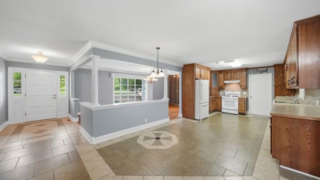605 Falls View Drive, Hixson, TN 37343