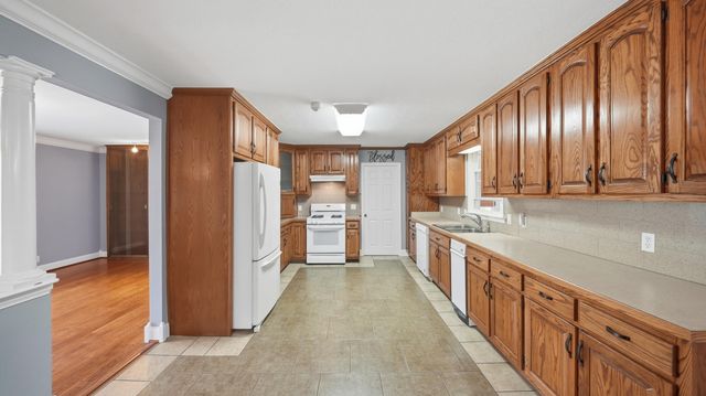 605 Falls View Drive, Hixson, TN 37343