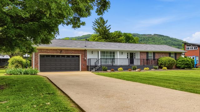 605 Falls View Drive, Hixson, TN 37343