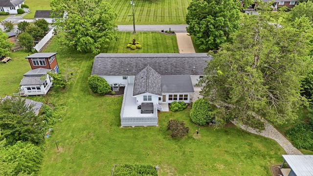 605 Falls View Drive, Hixson, TN 37343