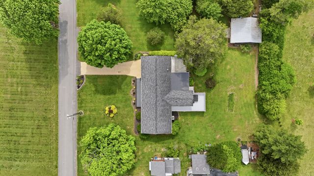 605 Falls View Drive, Hixson, TN 37343