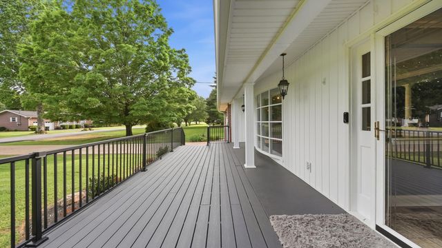 605 Falls View Drive, Hixson, TN 37343