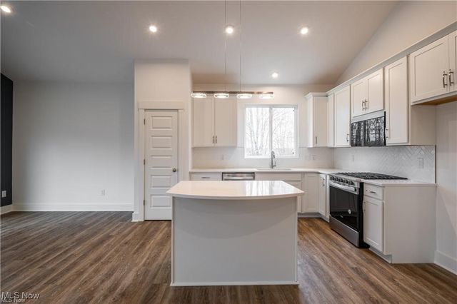 6144 Grey Heron Drive, Medina, OH 44256