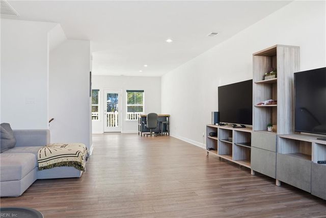 2003 Laycock Lane 103, Suffolk, VA 23435