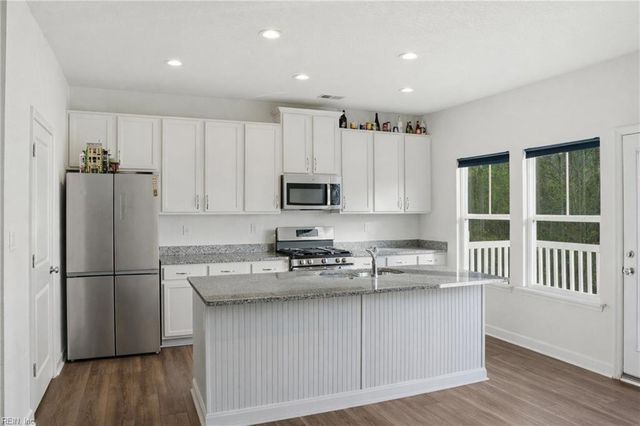 2003 Laycock Lane 103, Suffolk, VA 23435