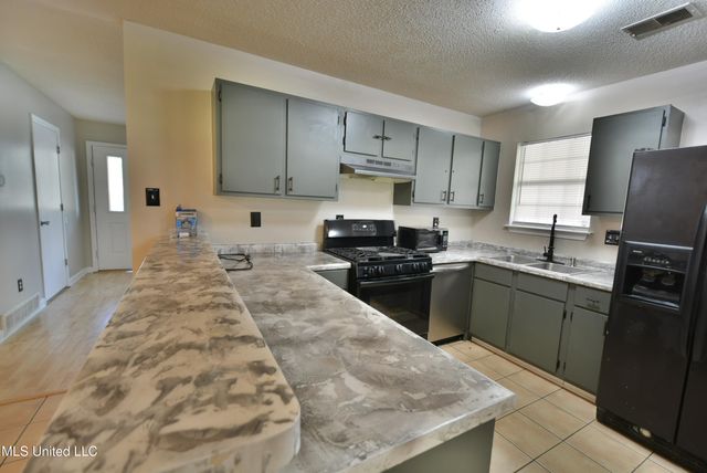 1771 Vaught Circle, Southaven, MS 38671